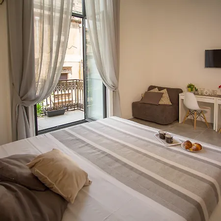 Palazzo Bruca Bed & Breakfast 4*