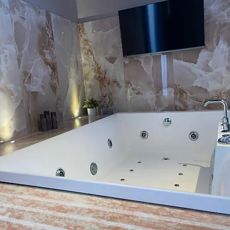 Palazzo Bruca Bed & Breakfast 3*