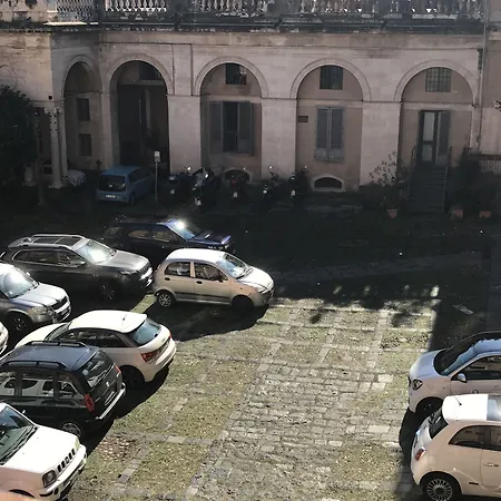 Bed & Breakfast Palazzo Bruca 4*