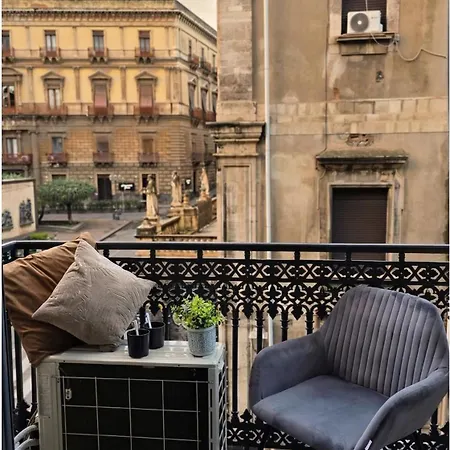 Alojamento de Acomodação e Pequeno-almoço Palazzo Bruca Catânia