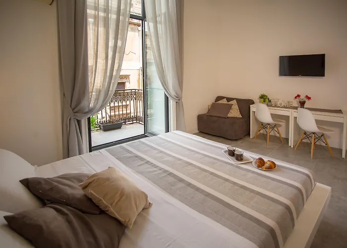 Palazzo Bruca Bed and Breakfast 4*